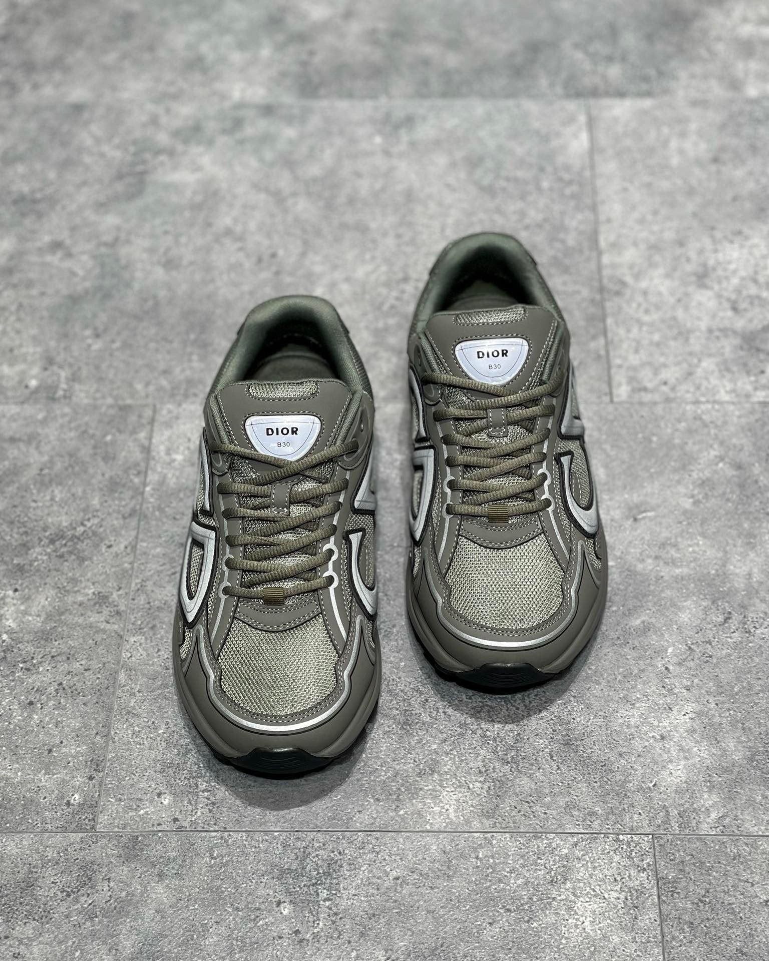 DIO Sneakers