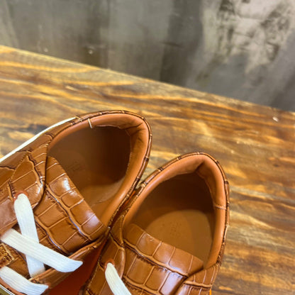 HERM Sneakers