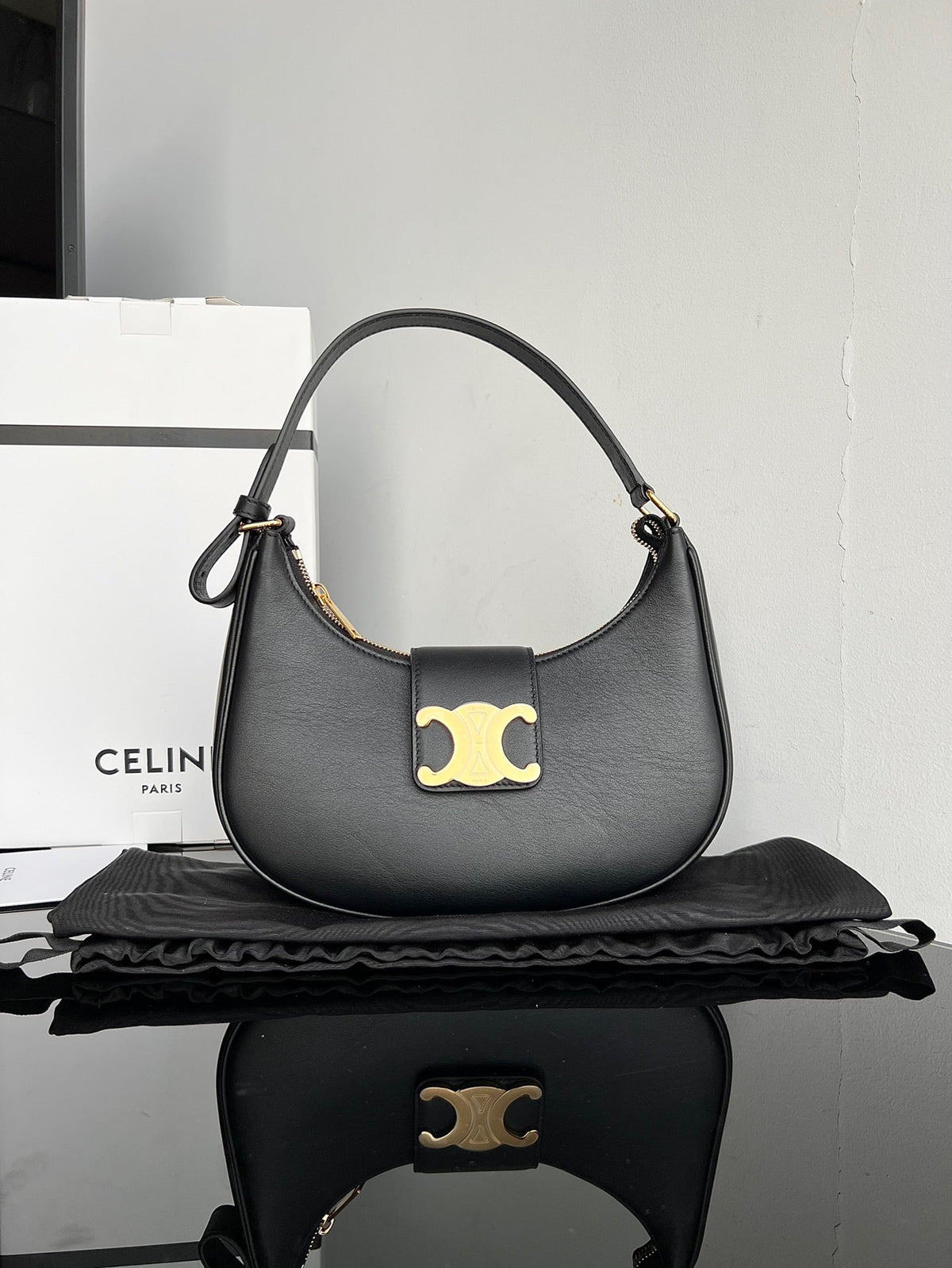 CEL Triomphe Hobo