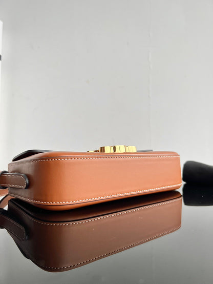 CEL Triomphe Hobo