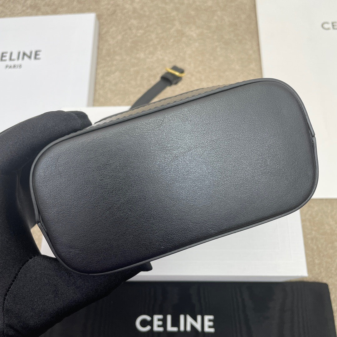 CEL Triomphe Bucket