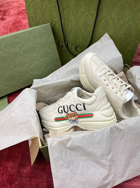 Sneakers & Shoes