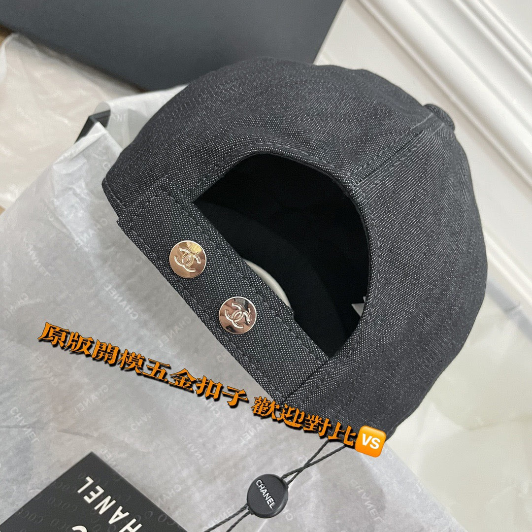 Caps