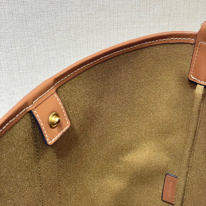 CEL Triomphe Bucket