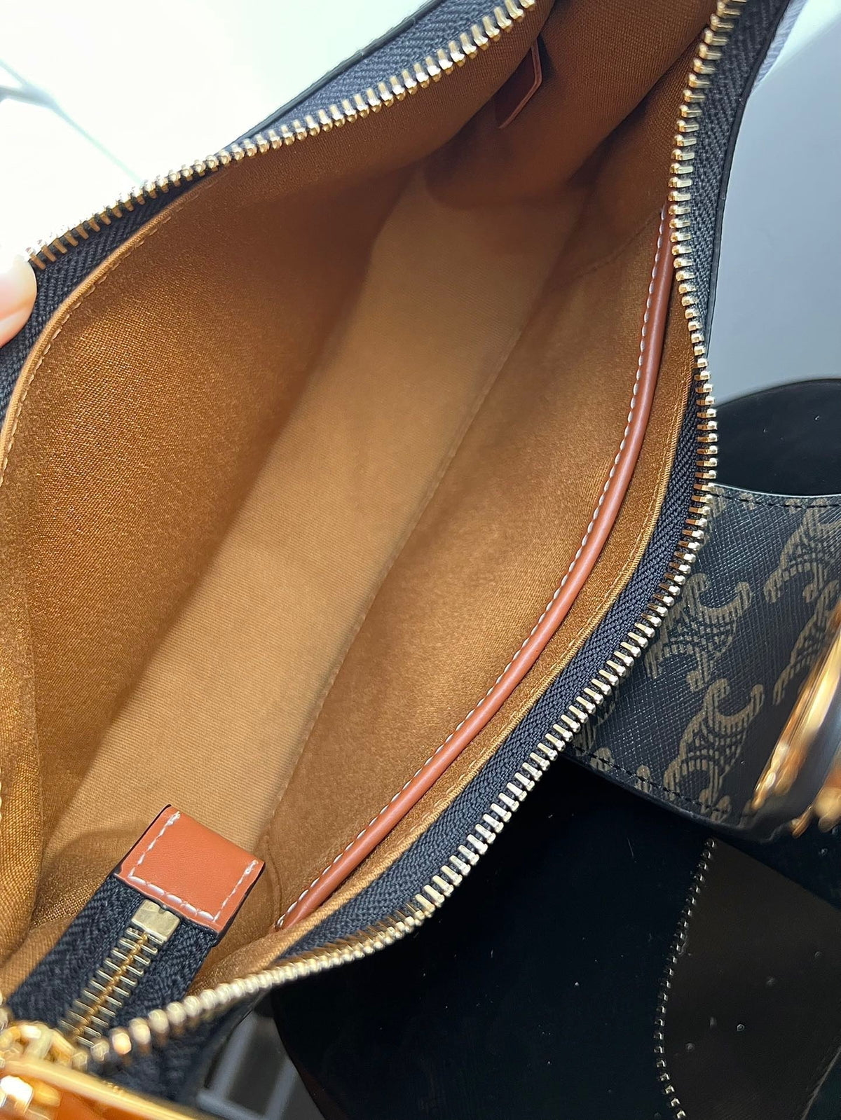 CEL Triomphe Hobo