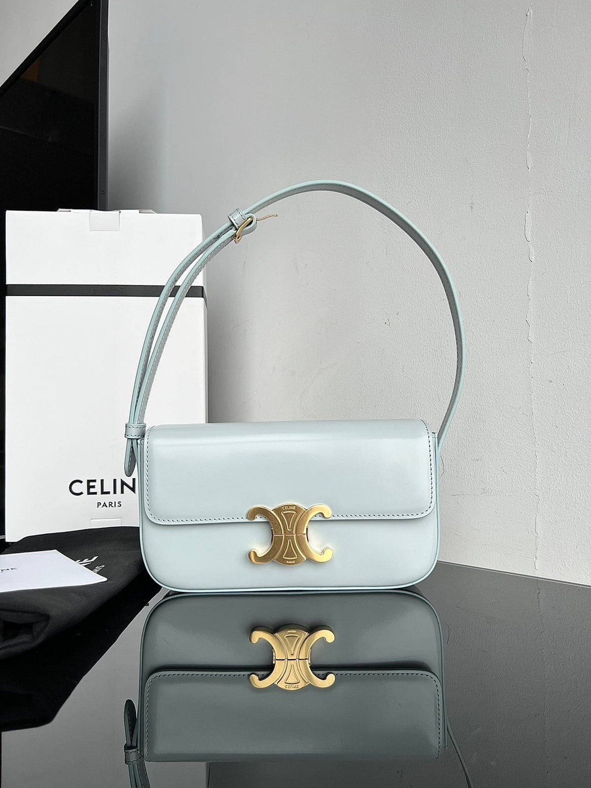 CEL Triomphe Hobo