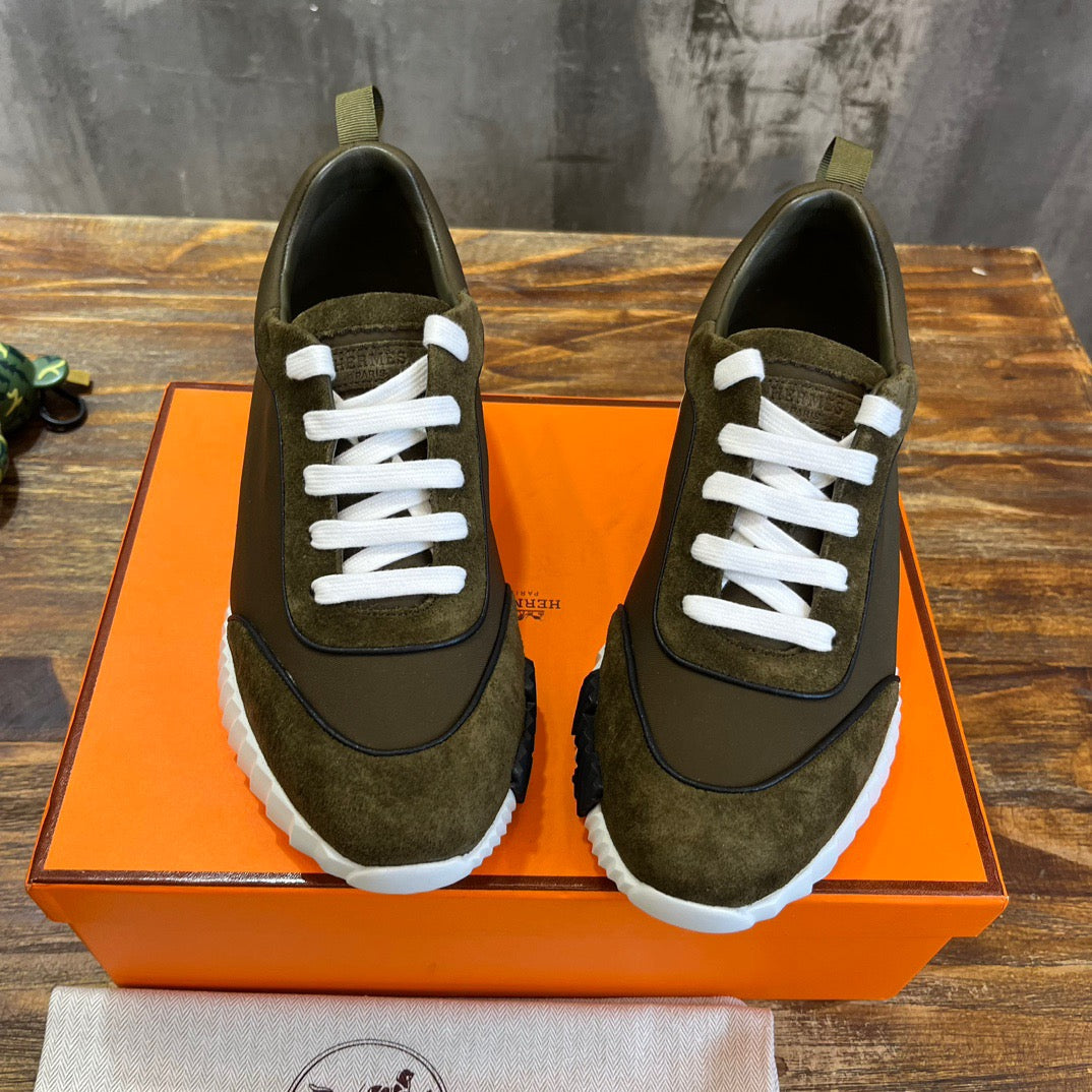 HERM Sneakers