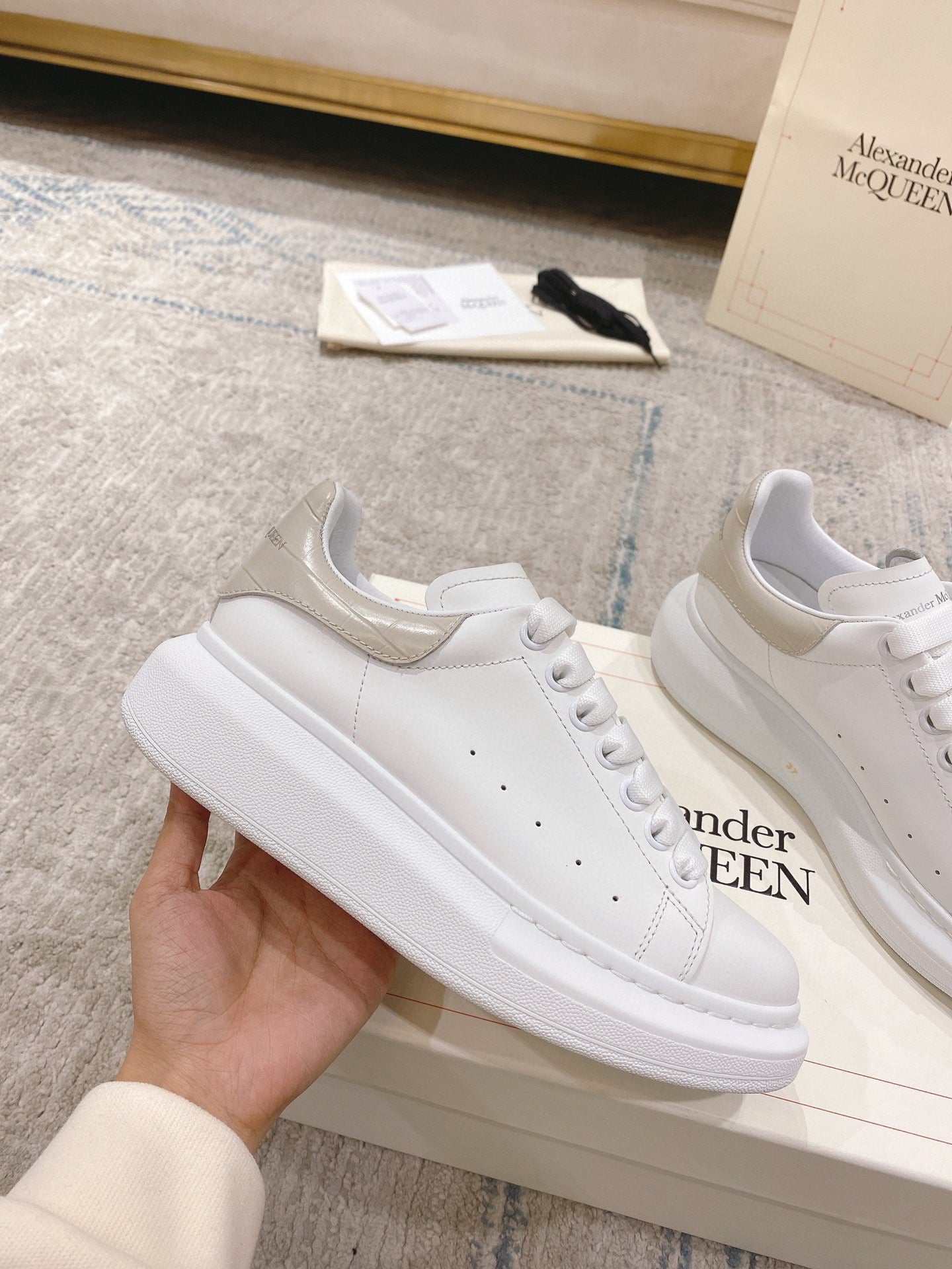 Sneakers & Shoes