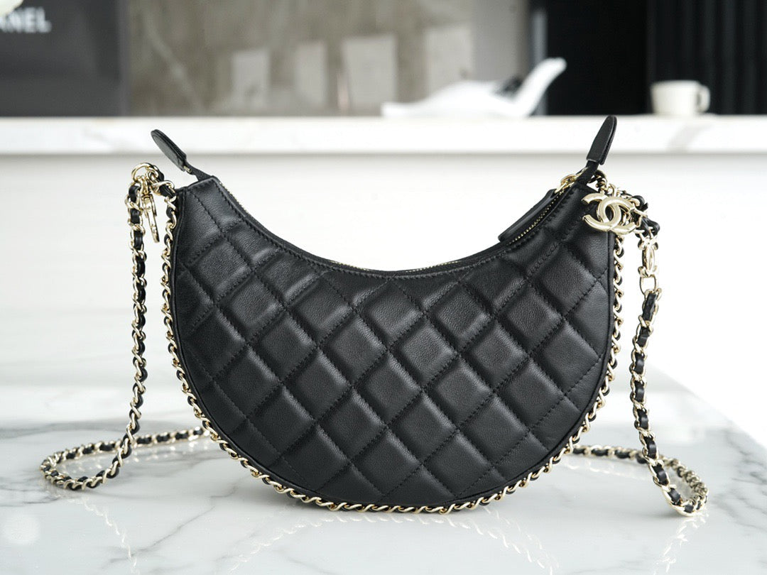 CHA 23p Hobo Bag