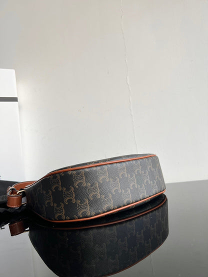 CEL Triomphe Hobo