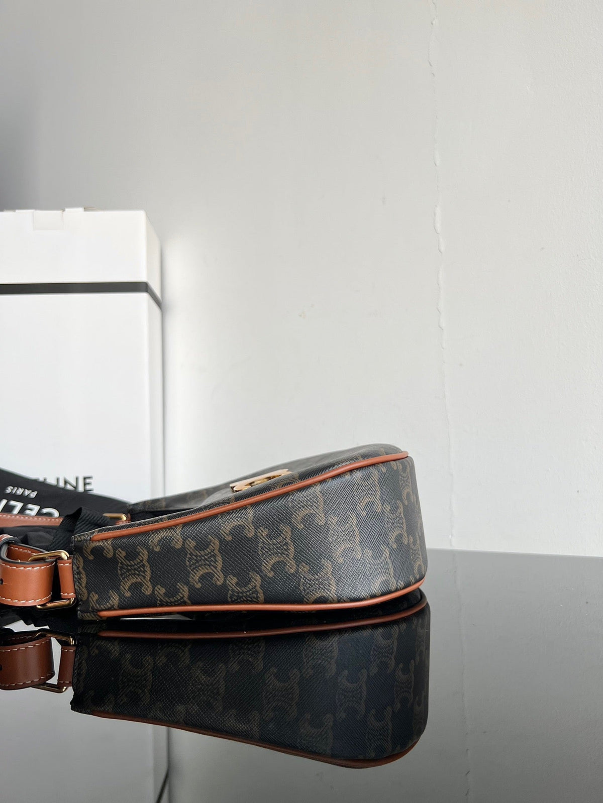 CEL Triomphe Hobo