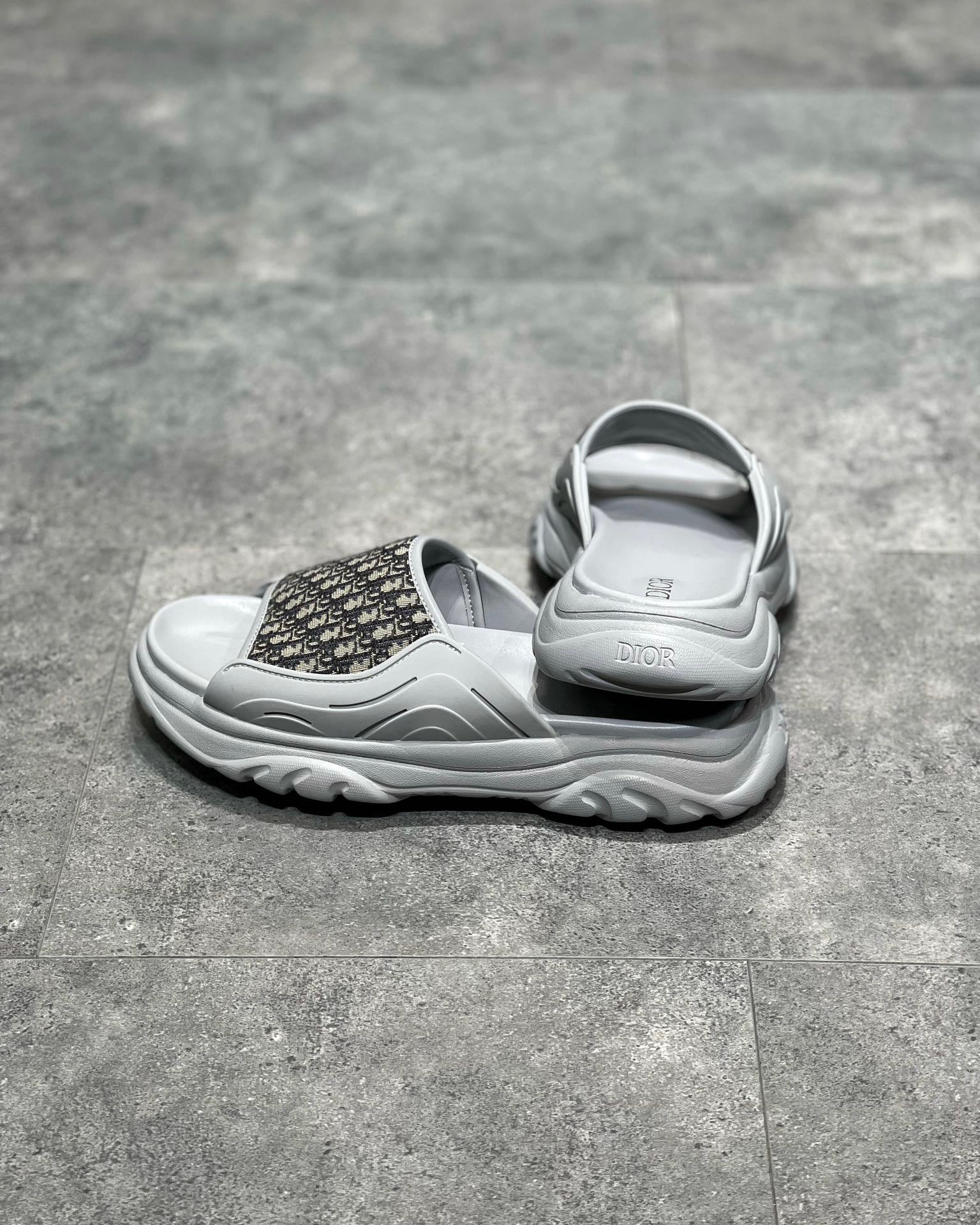 DIO Sandal