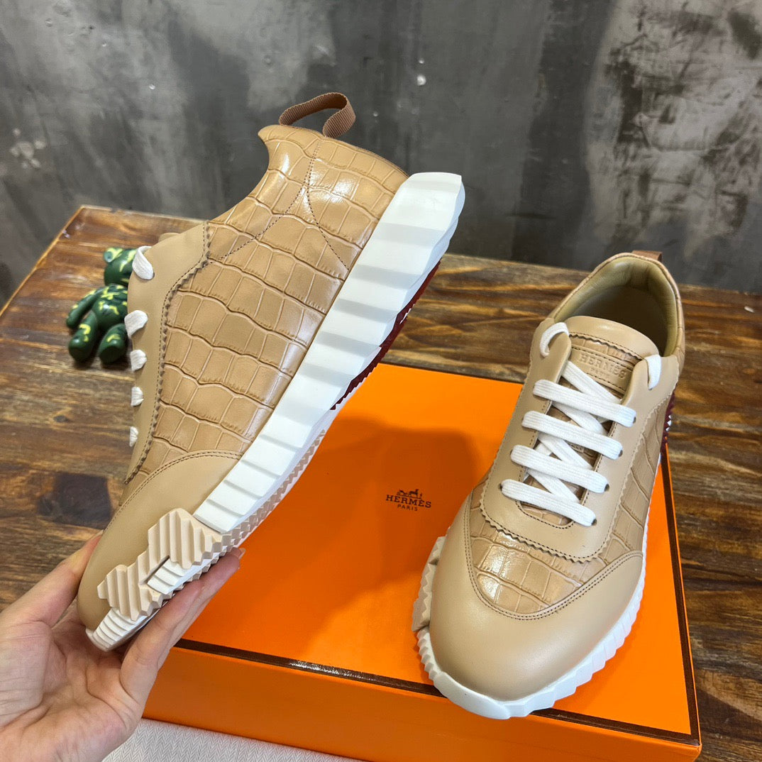HERM Sneakers