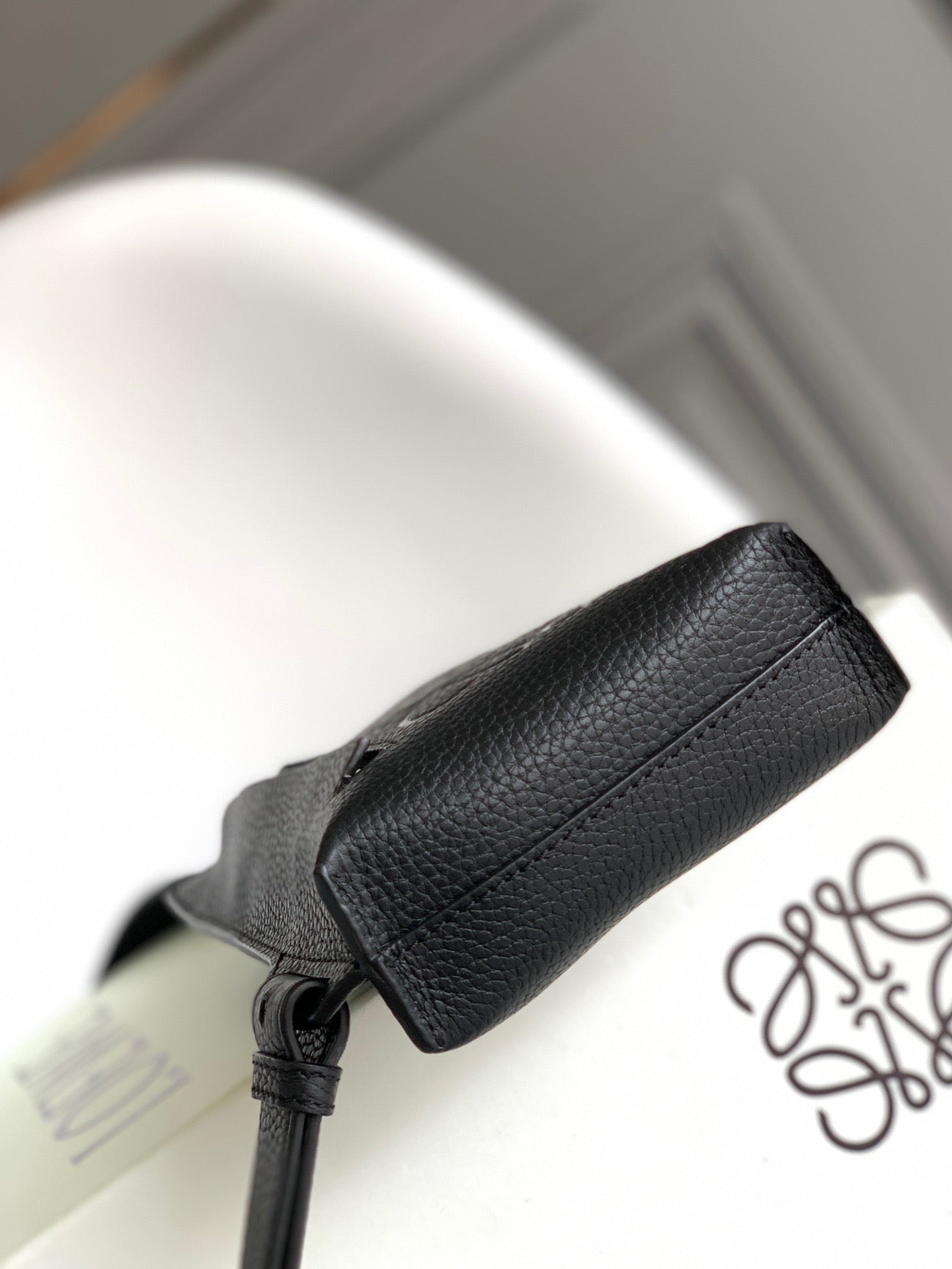LO Sling Bag
