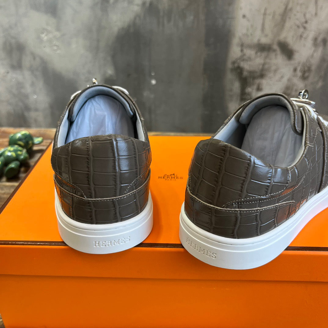 HERM Sneakers