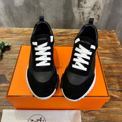 HERM Sneakers