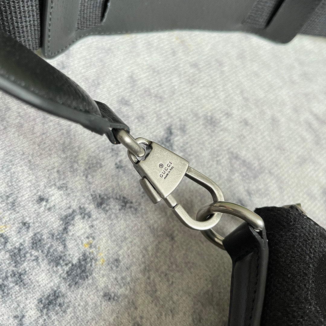 GUC Messenger Bag