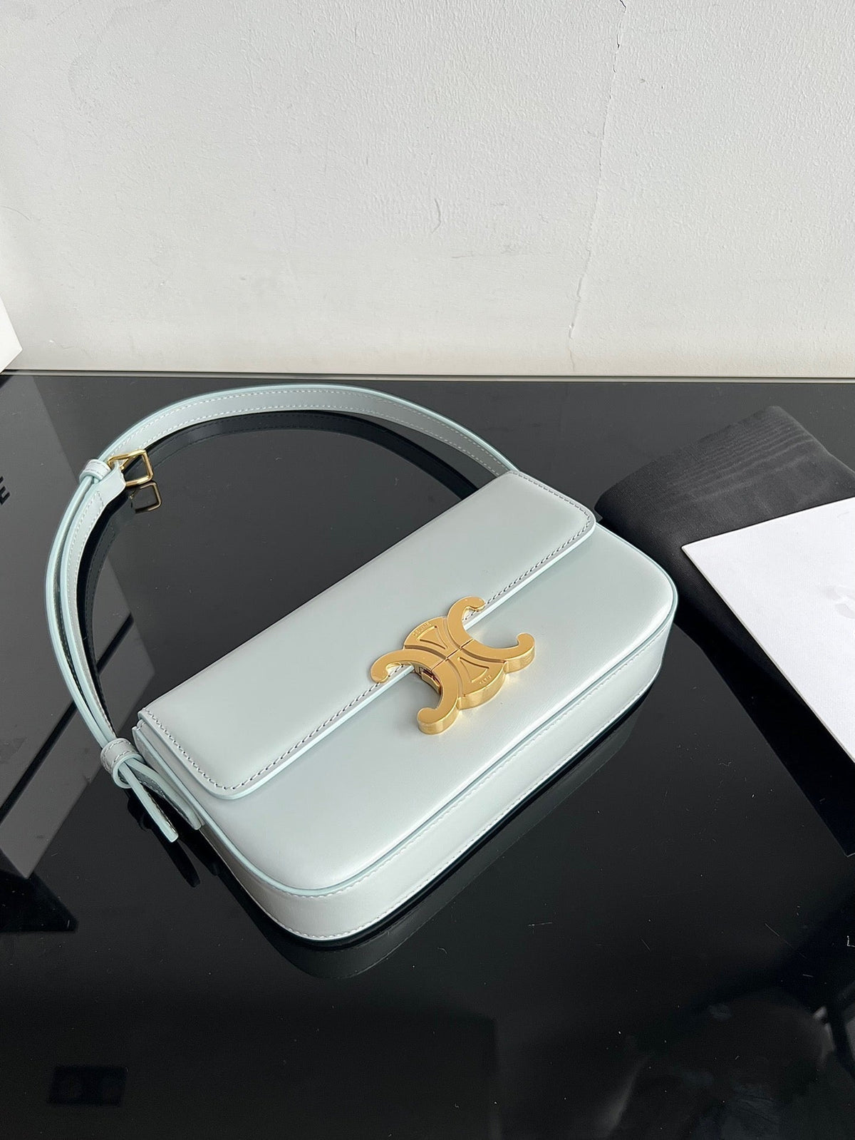 CEL Triomphe Hobo