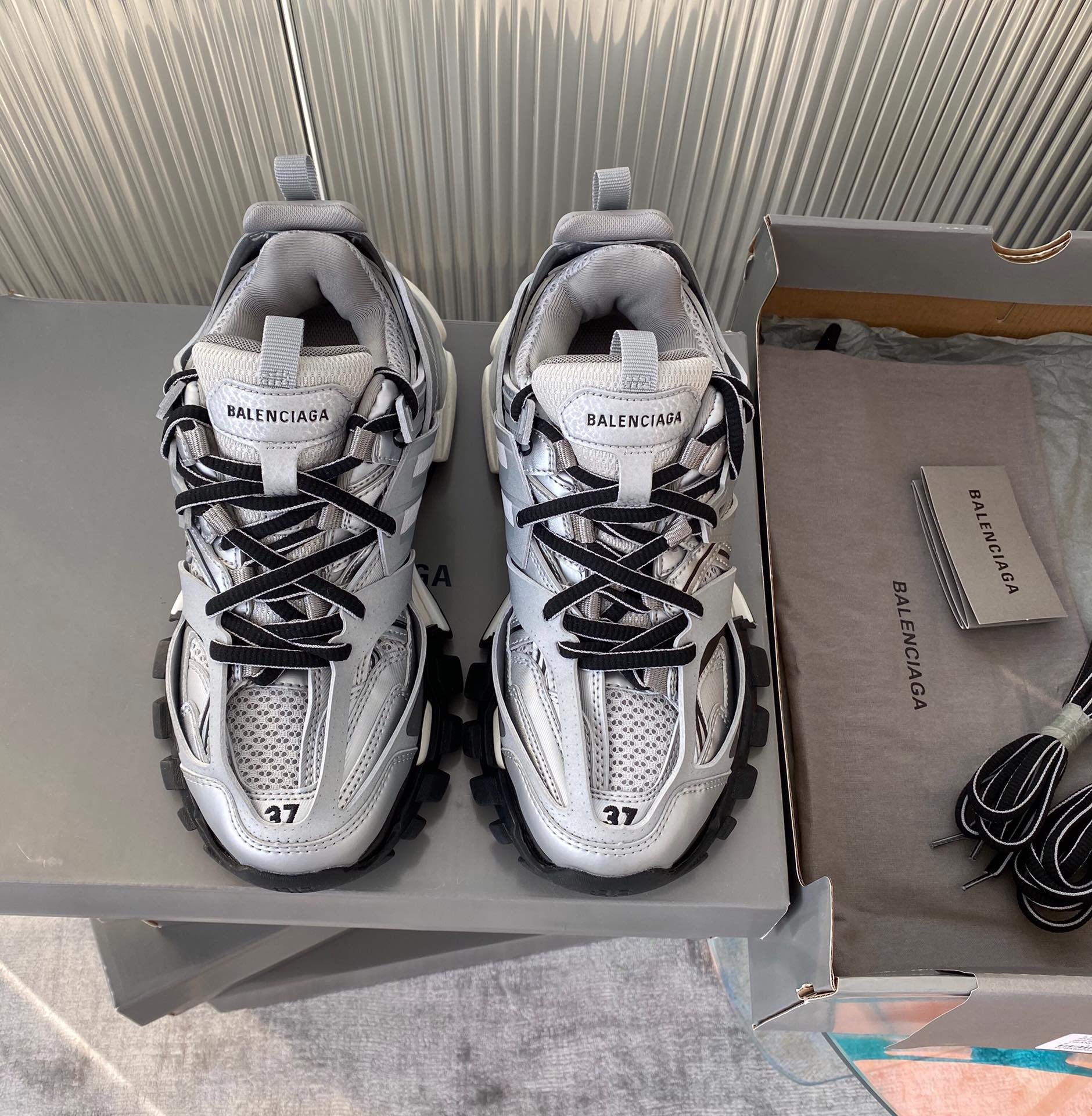 BLCG Sneakers