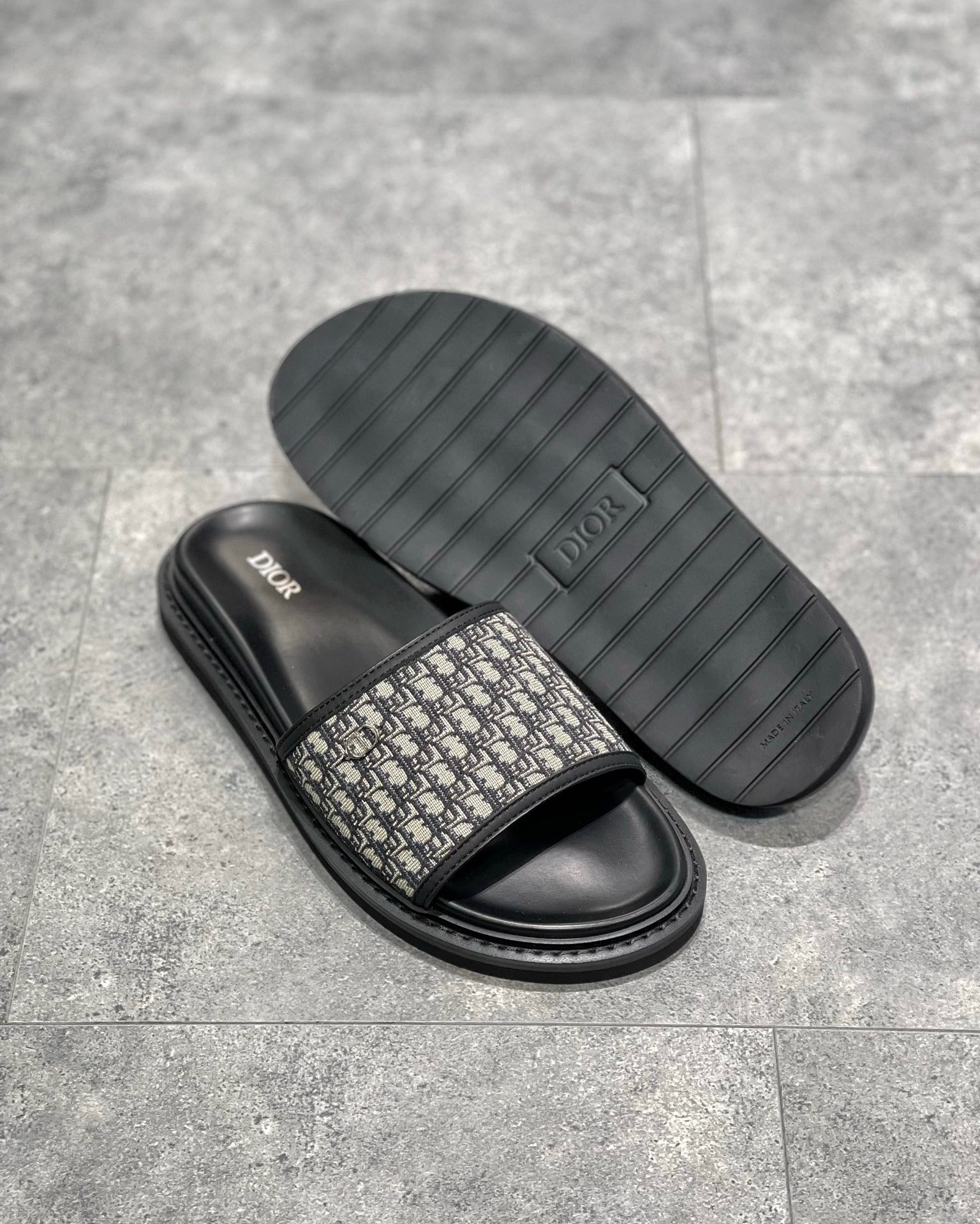 DIO Sandal