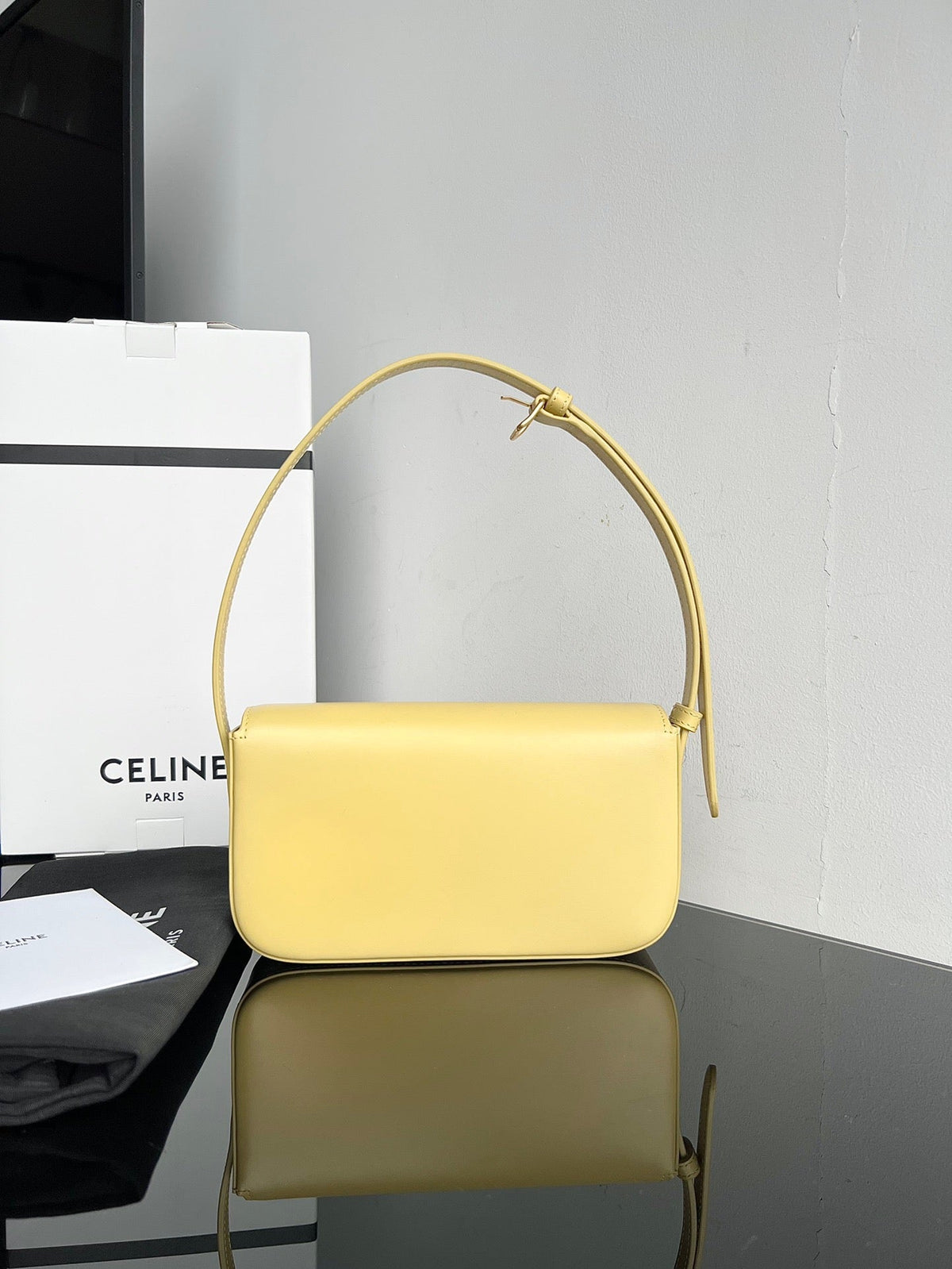 CEL Triomphe Hobo