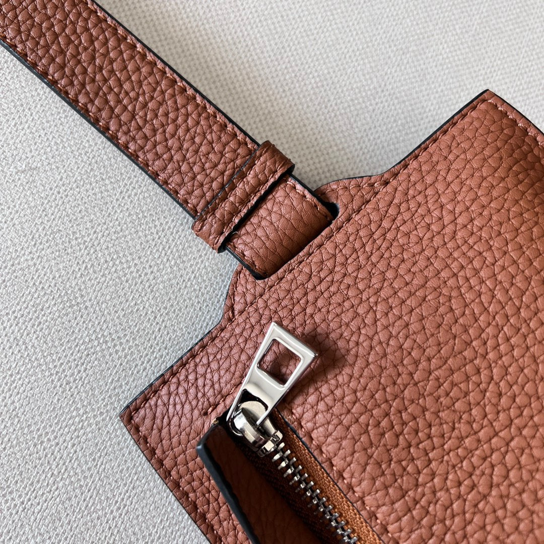 LO Sling Bag