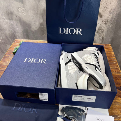 DIO Sneakers