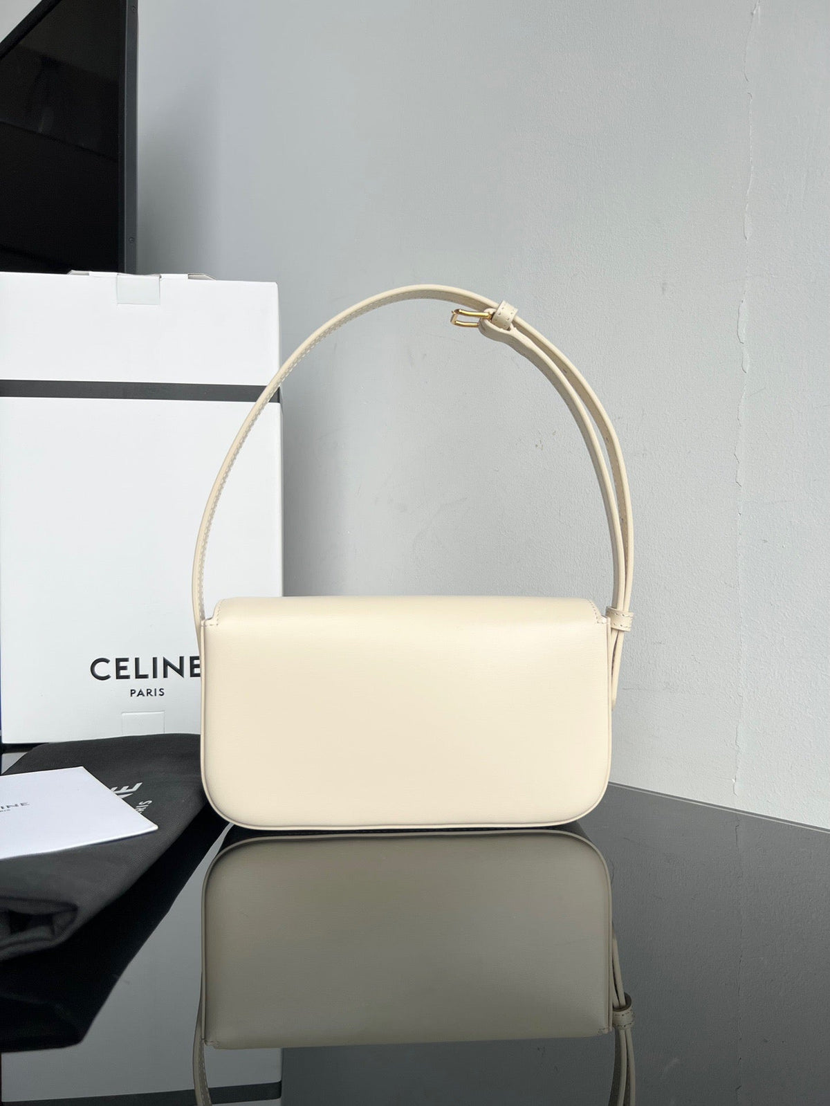 CEL Triomphe Hobo