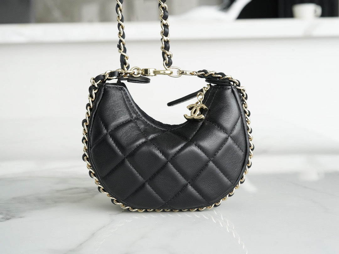 CHA 23p Hobo Bag (small)