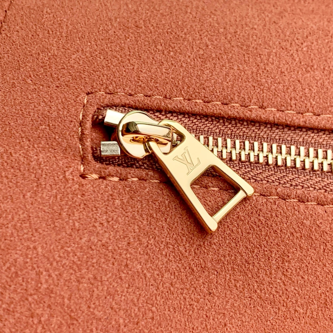 ANYTIME MM 42 IN BLACK MONOGRAM EMPREINTE CALFSKIN GOLD HARDWARE
