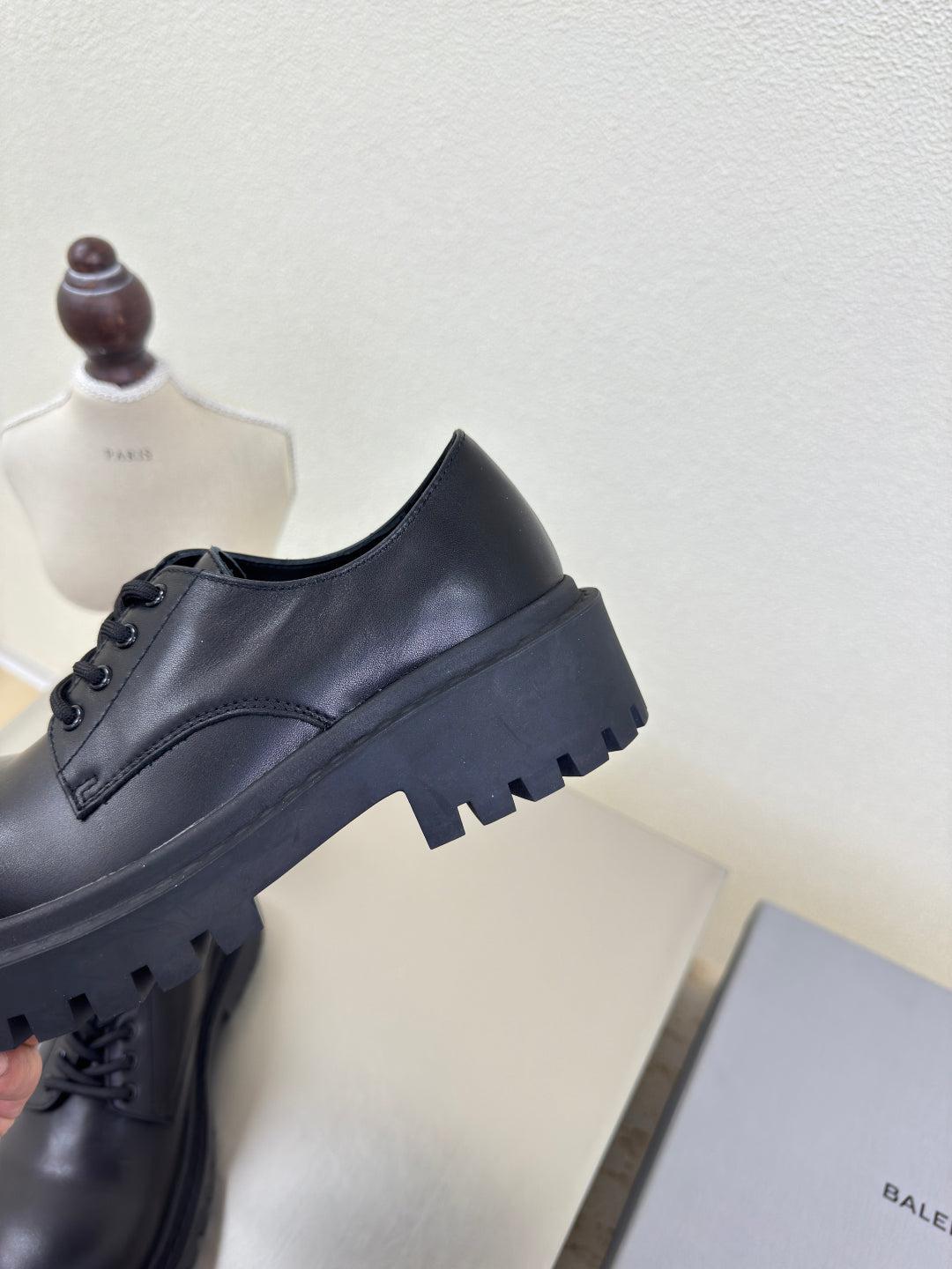 STOMPER DERBY IN BLACK SOFT BULLSKIN