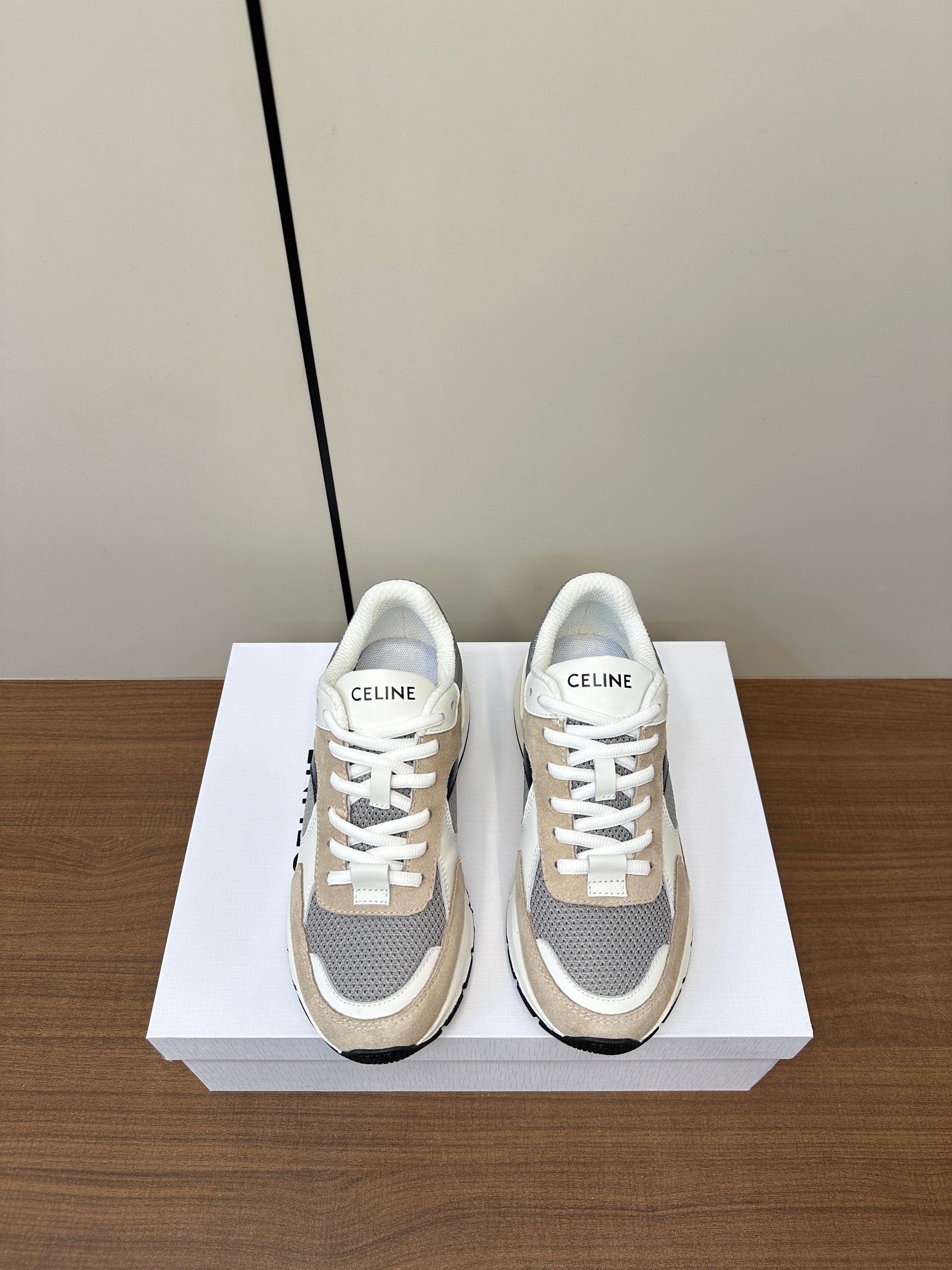 RUNNER CR-03 LOW LACE-UP SNEAKER IN PEANUT BROWN SUEDE AND WHITE CALFSKIN