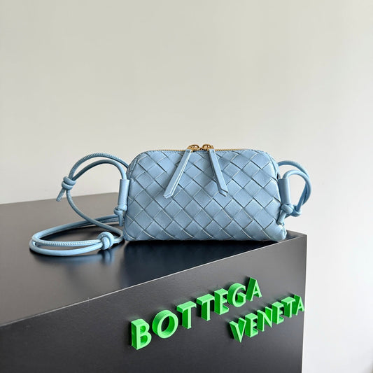 CONCERT POUCH 18.5 IN LIGHT BLUE LAMBSKIN