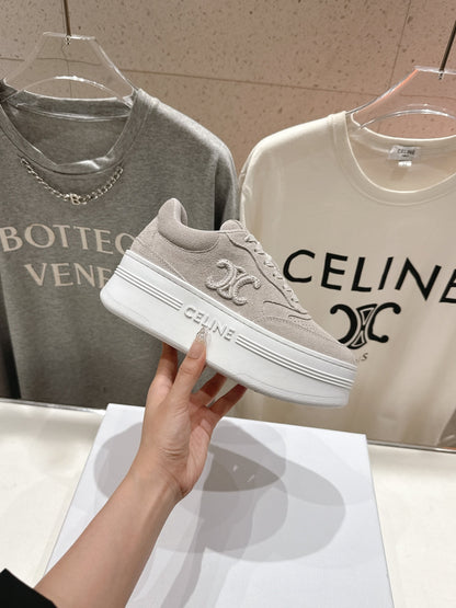 BLOCK SNEAKERS WITH EMBROIDERED TRIOMPHE IN MALIBU BEIGE SUEDE