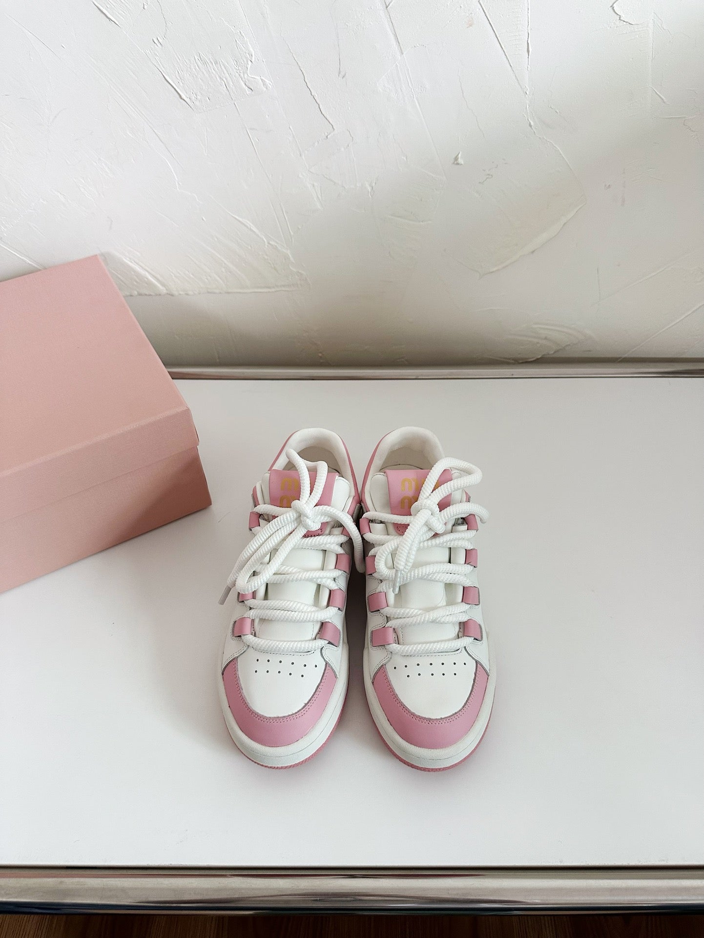 SNEAKERS SIMPLE DESIGN IN PINK MIX WHITE SHEEPSKIN