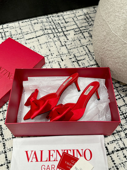 HIGH MULE IN CHERRY RED SILK