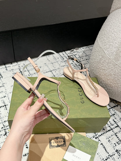 THONG SANDAL IN ALMOND BEIGE CALFSKIN WITH GOLD HARDWARE