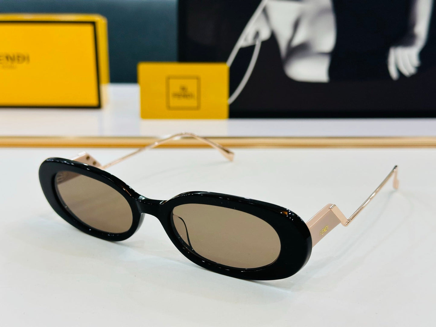 FF DIAMONDS OVAL FRAME SUNGLASSES E3018 IN ACETATE