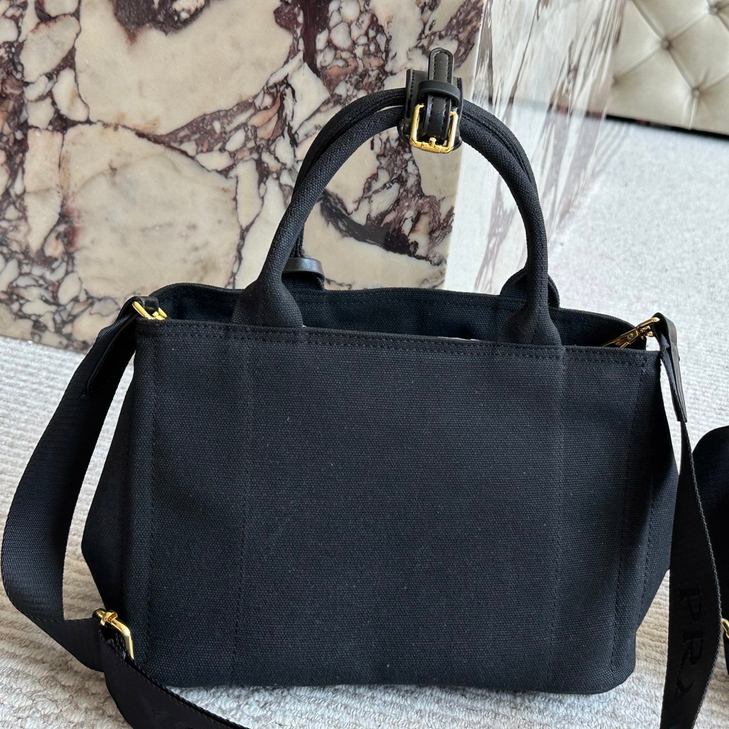 EMBROIDED LOGO LARGE HANDBAG 30 IN BLACK LINEN BLEND