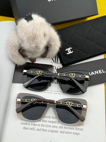 SQUARE SUNGLASSES CH25801 IN ACETATE HEART CHAIN METAL