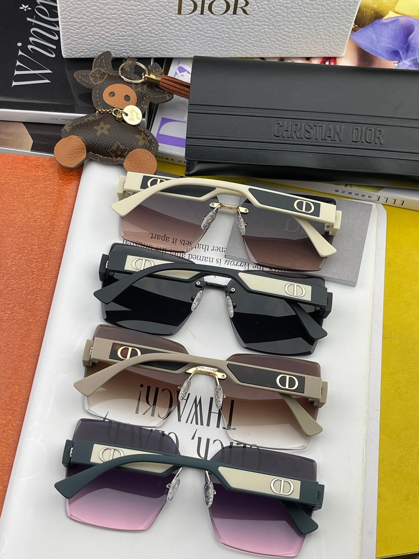 MONTAIGNE SQUARE SUNGLASS CD7159 IN ACETATE