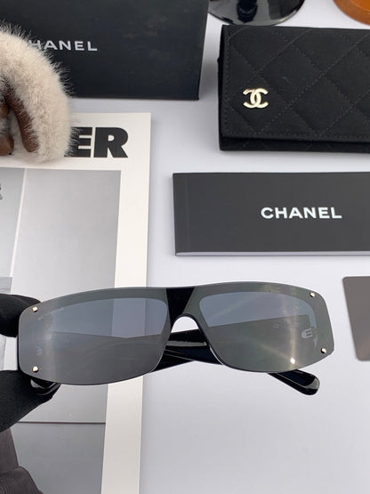 RECTANGULAR SUNGLASSES CH2507 IN ACETATE