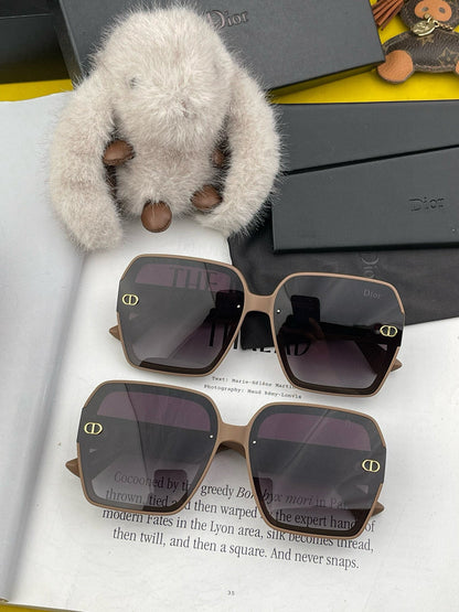 MONTAIGNE SQUARE SUNGLASS D1292 IN LIGHT BROWN ACETATE