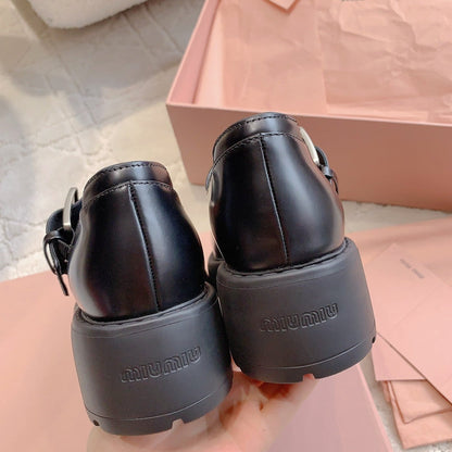 Loafer Black Cowhide With Cross-strap