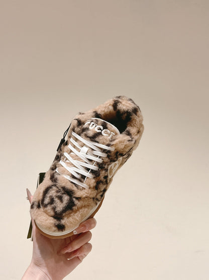 GG INTERLOCKING G SNEAKER IN BEIGE WOOL