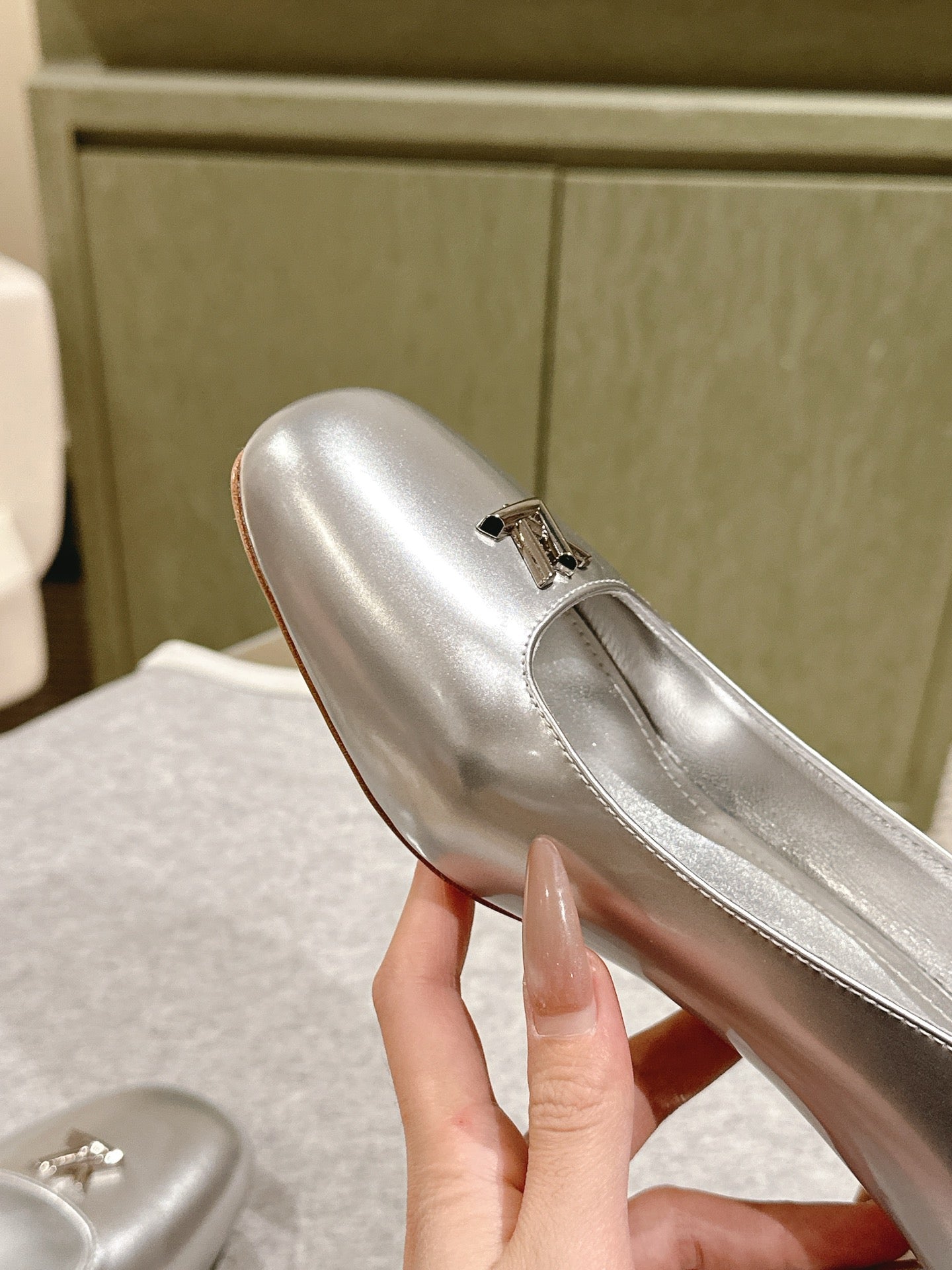 SWING HIGH PUMP 55 MM IN SILVER PATENT CALFSKIN