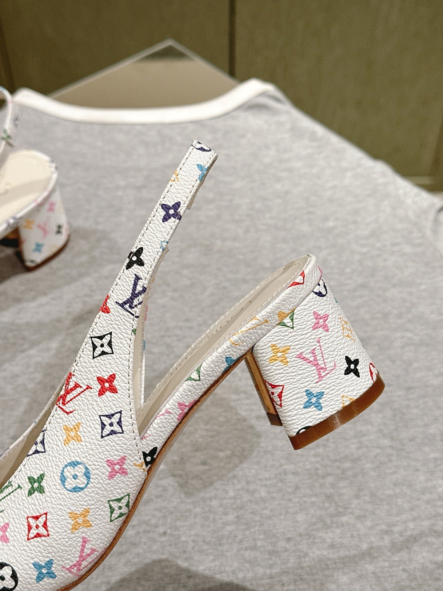 SWING SLINGBACK PUMP 55 MM IN WHITE MONOGRAM CALFSKIN