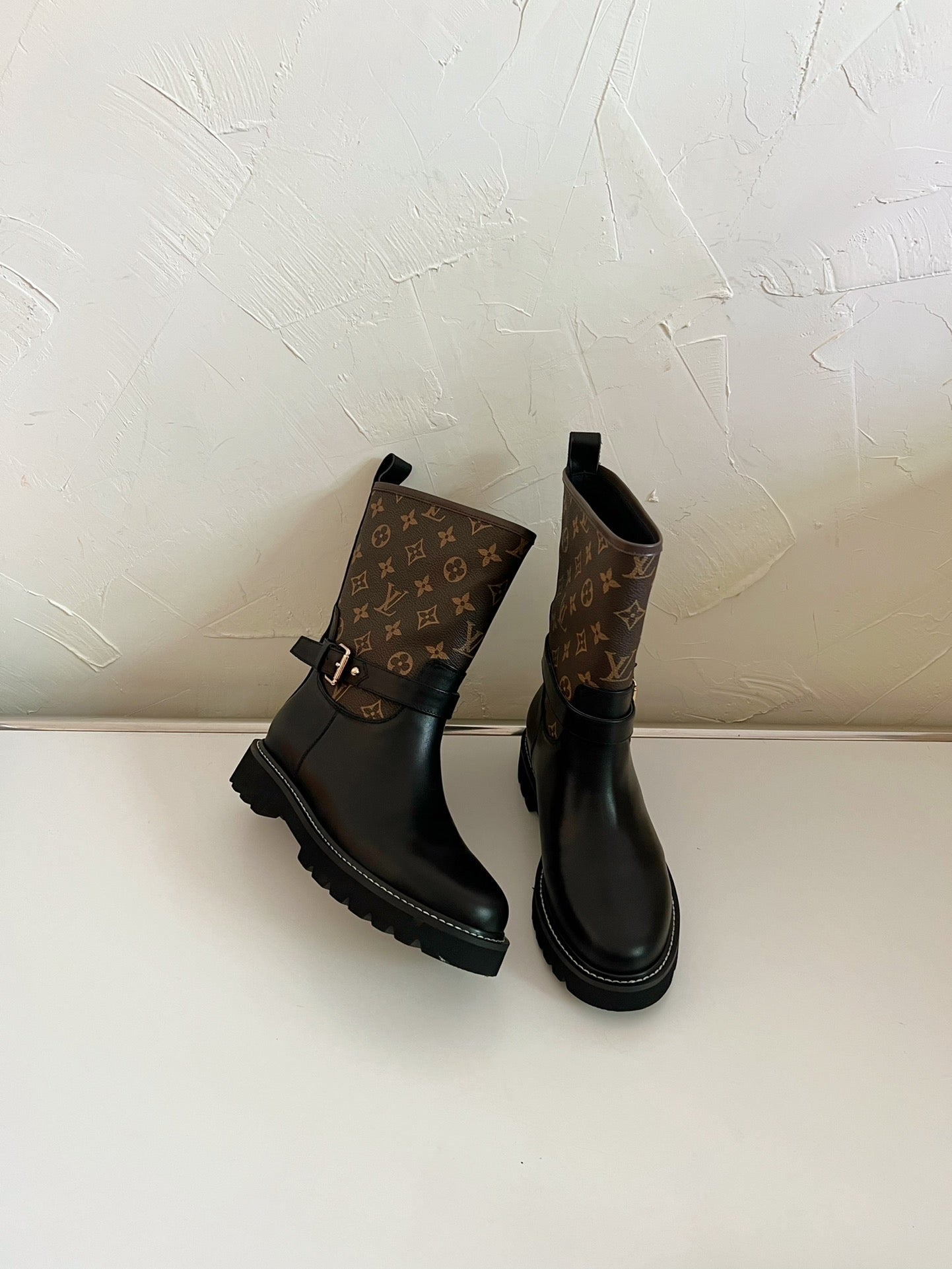 TERRITORY FLAT ANKLE BOOT IN BLACK MIX CHOCOLATE BROWN MONOGRAM CALFSKIN