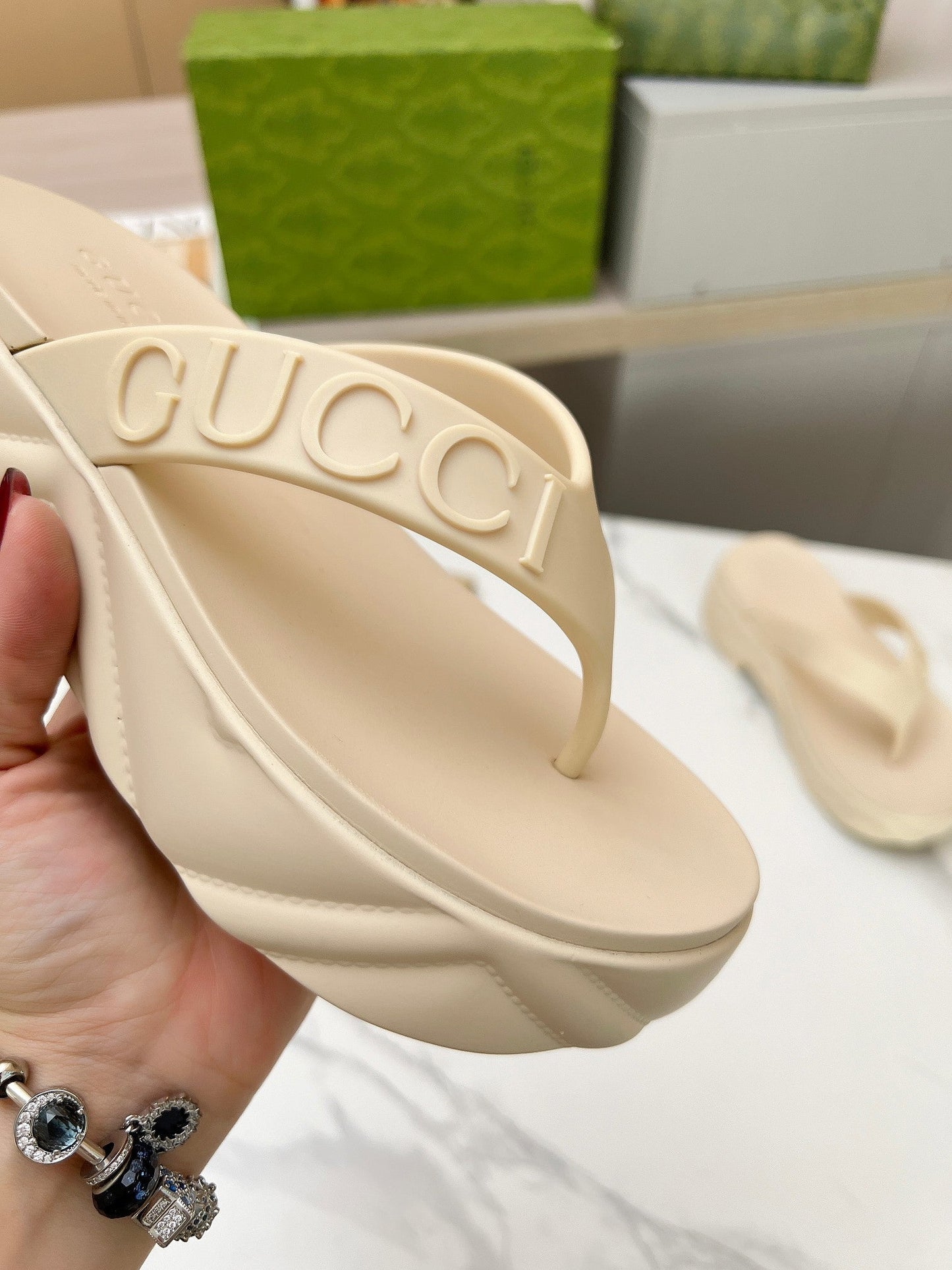 THONG PLATFORM IN BEIGE CREAM IMPORTED TPU