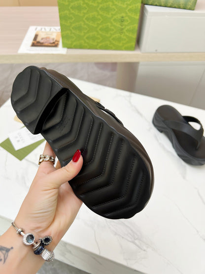 THONG PLATFORM IN BLACK IMPORTED TPU